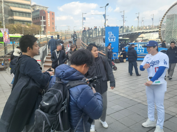 2024年3月MLB開幕戦、NHK、NTV、テレ朝等 写真 2