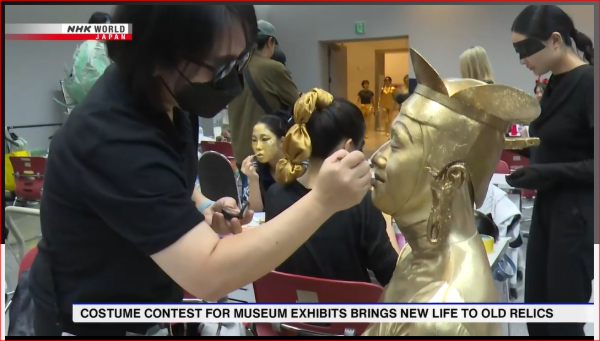 20261008 NHKworld 、国立中央博物館で、文化遺産を衣装やメイク、パフォーマンスで再解釈するイベントが観覧客の人気を集めている。今回は、そのイベントを取材した。 写真 3